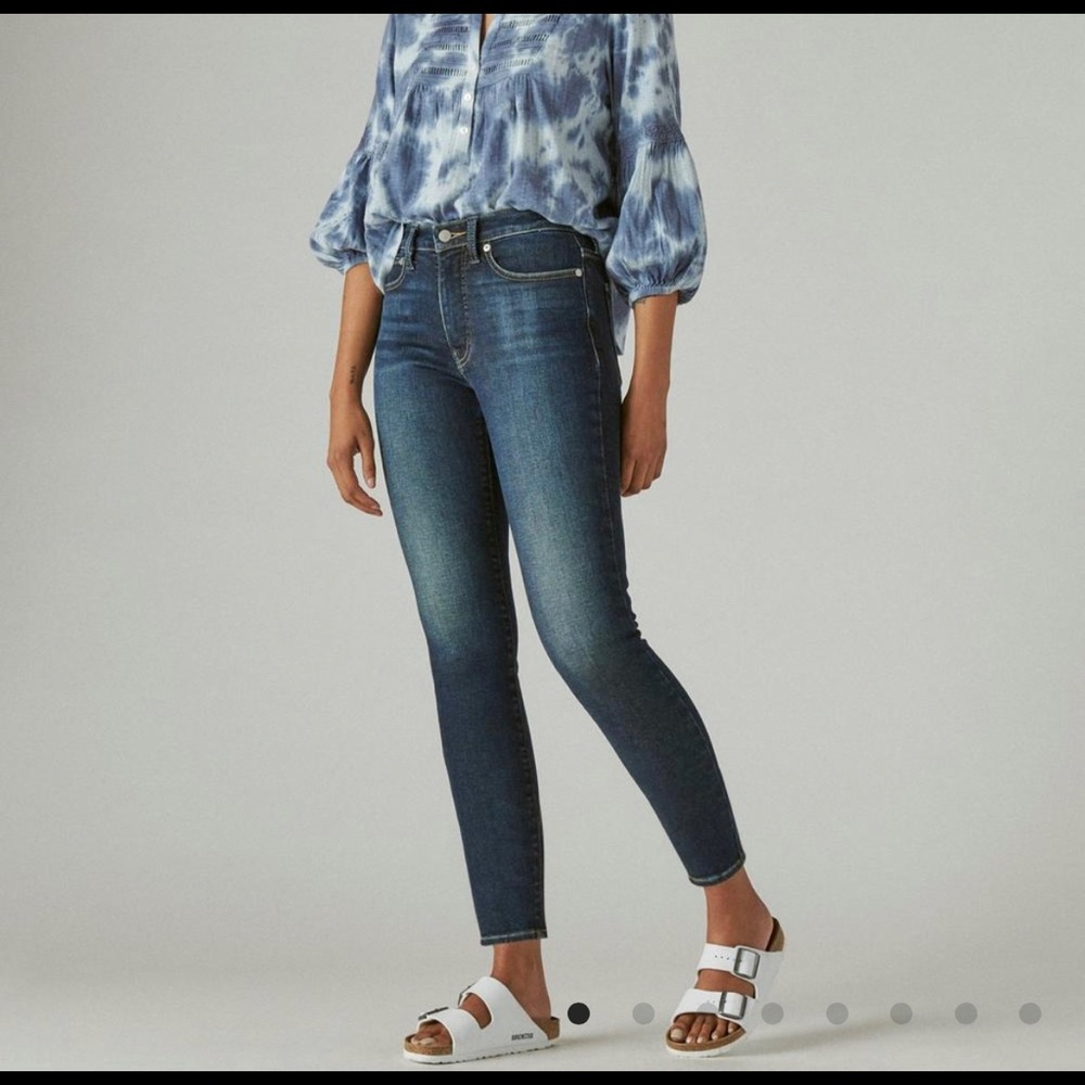 Brand new Lucky high rise curvy jeans